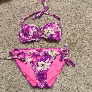 Victoria’s Secret bikini